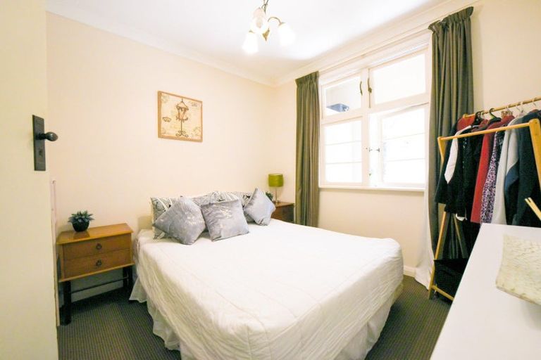 Photo of property in 11-19 Wellington Street, Picton, 7220