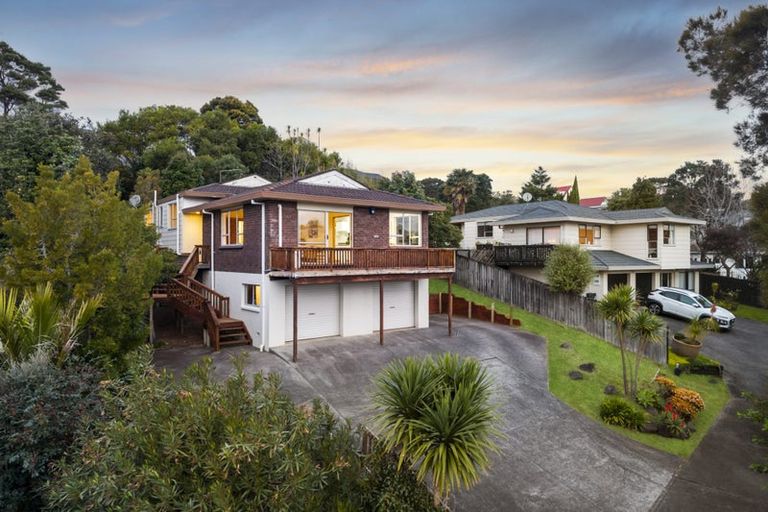 Photo of property in 14 Kallista Place, Browns Bay, Auckland, 0630