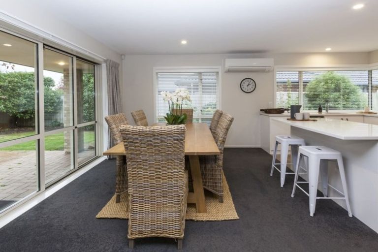 Photo of property in 19 Thornwood Place, Redwood, Christchurch, 8051
