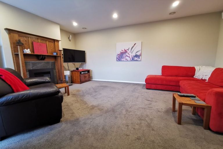 Photo of property in 103 Bing Lucas Drive, Tawa, Wellington, 5028