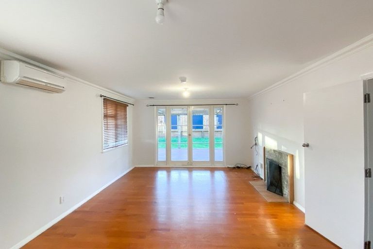 Photo of property in 92 Arimu Road, Papakura, 2110