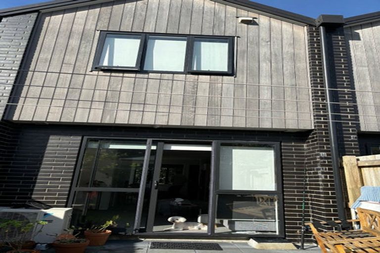 Photo of property in 8/63 Taikata Road, Te Atatu Peninsula, Auckland, 0610