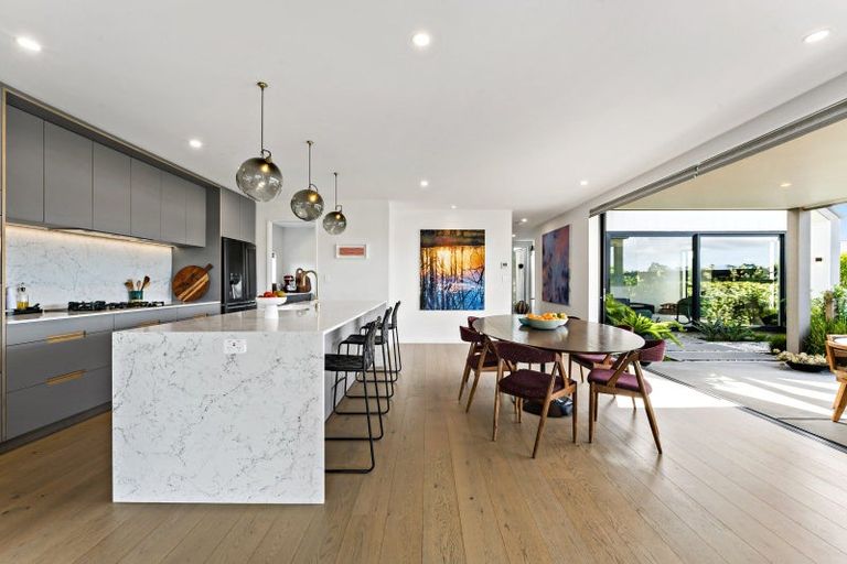 Photo of property in 17 Dinning Road, Riverhead, 0820