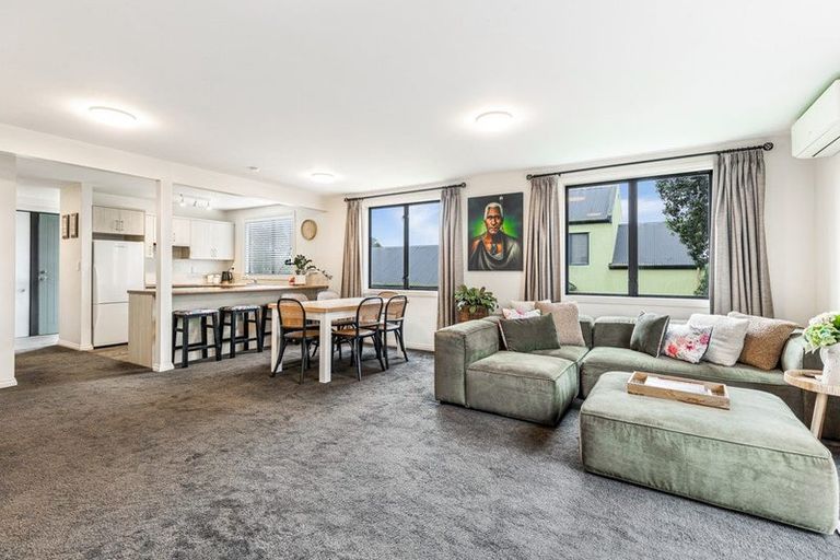 Photo of property in 5 View Ridge Drive, Ranui, Auckland, 0612