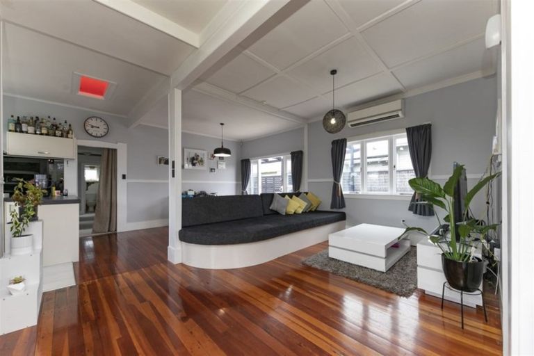 Photo of property in 397a West Coast Road, Glen Eden, Auckland, 0602