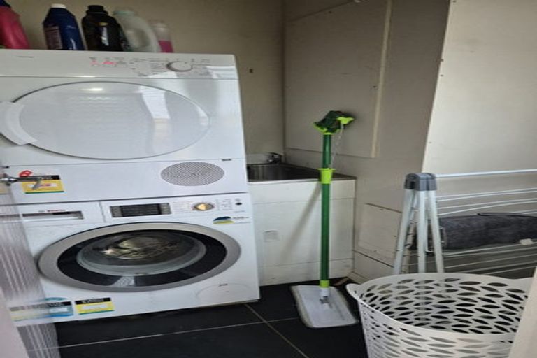 Photo of property in 22 Hampton Hill Road, Tawa, Wellington, 5028