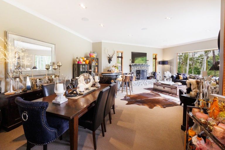 Photo of property in 7 Titirangi Drive, Fitzherbert, Palmerston North, 4471