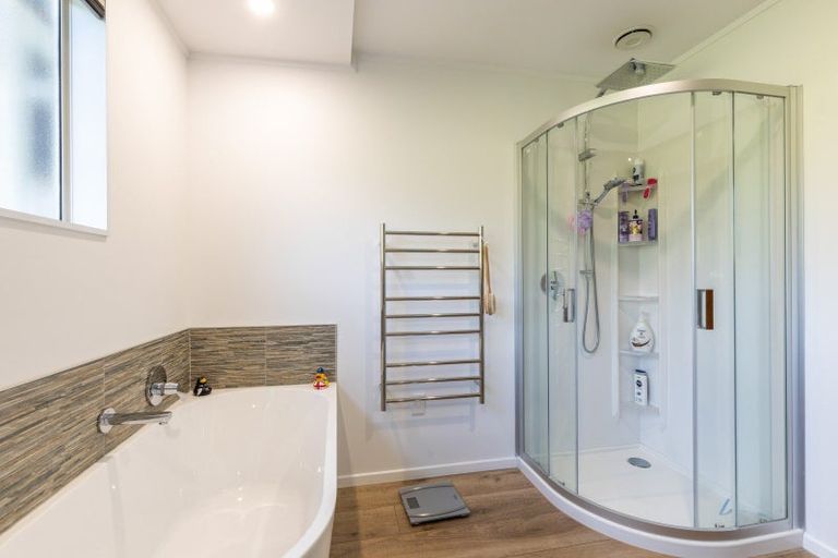 Photo of property in 12 Beaumont Crescent, Frankleigh Park, New Plymouth, 4310