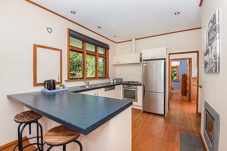 Photo of property in 30 Wharfdale Street, Macandrew Bay, Dunedin, 9014