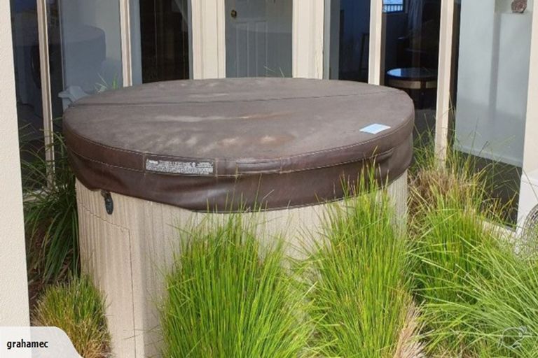 Photo of property in 21 Mull Place, Wattle Downs, Auckland, 2103