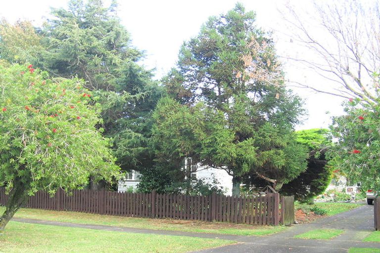 Photo of property in 87 Eatwell Avenue, Paraparaumu Beach, Paraparaumu, 5032