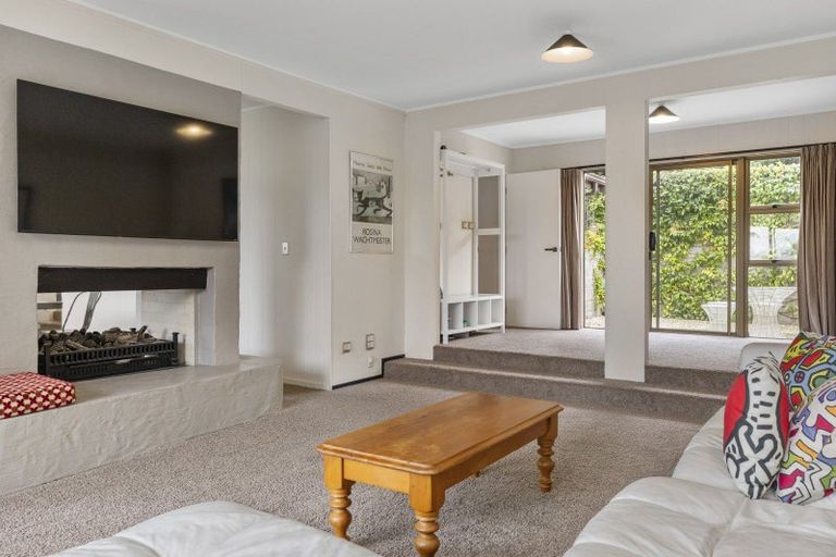 Photo of property in 817 Acacia Bay Road, Acacia Bay, Taupo, 3330