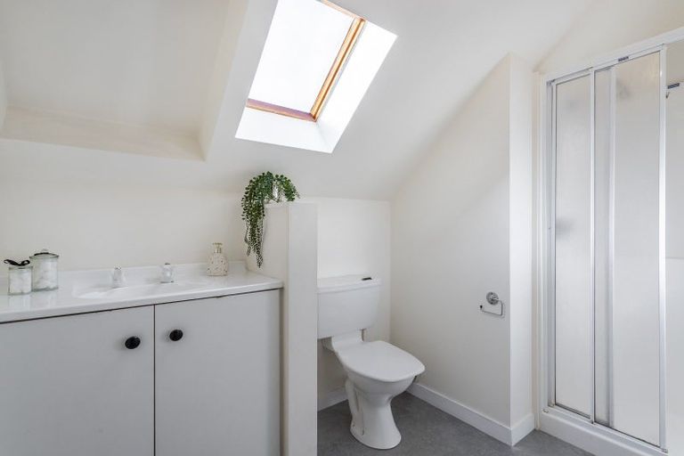 Photo of property in 4 Sutherland Avenue, Silverstream, Upper Hutt, 5019