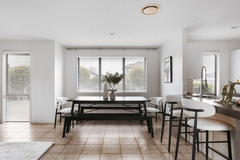 Photo of property in 14 Glenmonarch Place, Pyes Pa, Tauranga, 3112