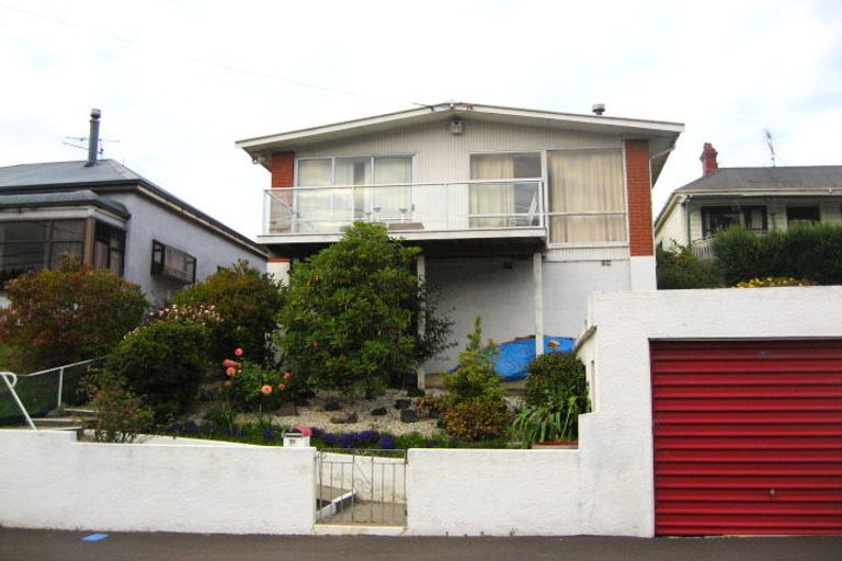 Photo of property in 17 Caversham Place, Caversham, Dunedin, 9012