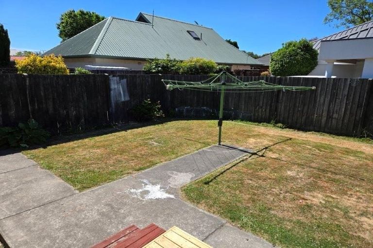 Photo of property in 2/102 Yaldhurst Road, Sockburn, Christchurch, 8042