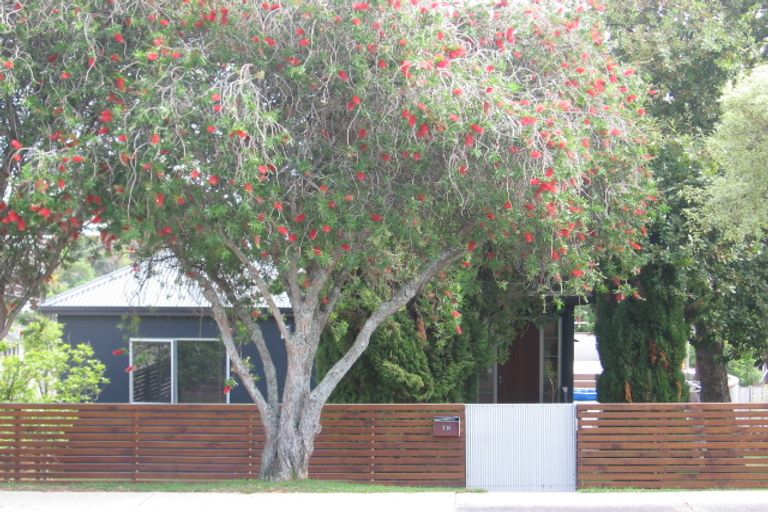 Photo of property in 75 Browns Bay Road, Browns Bay, Auckland, 0630