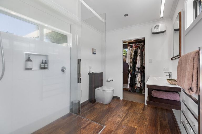 Photo of property in 390a Tukapa Street, Hurdon, New Plymouth, 4310