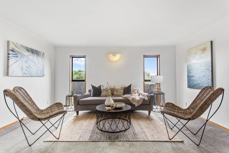 Photo of property in 1/406 East Coast Road, Sunnynook, Auckland, 0630