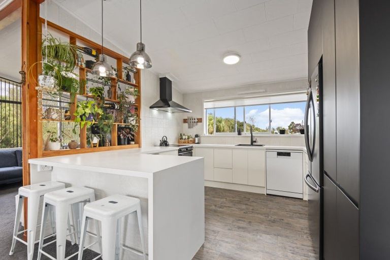 Photo of property in 28 Hammond Street, Marton, 4710