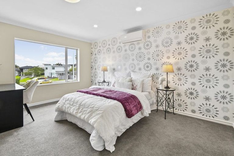 Photo of property in 15 Bejoy Rise, East Tamaki Heights, Auckland, 2016