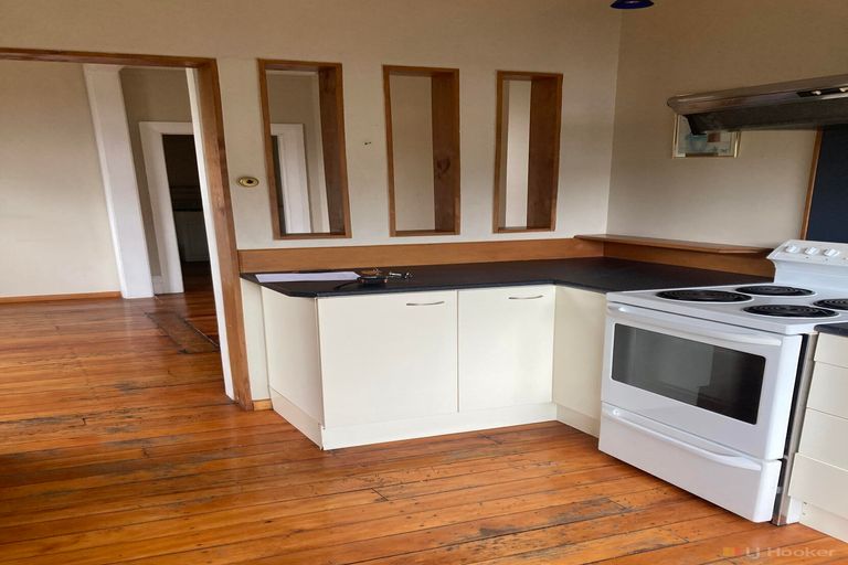 Photo of property in 52 Timaru Road, Waimate, 7924