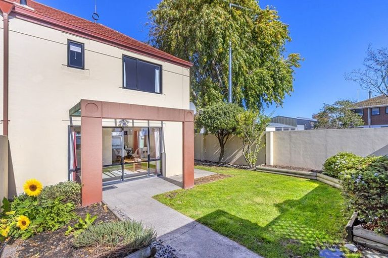 Photo of property in 10/42 Stanmore Road, Phillipstown, Christchurch, 8011