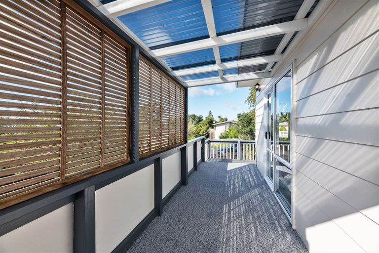 Photo of property in 43 Aldern Road, Massey, Auckland, 0614