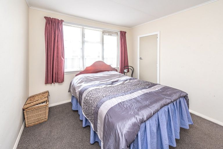 Photo of property in 28 Raupo Street, Castlecliff, Whanganui, 4501