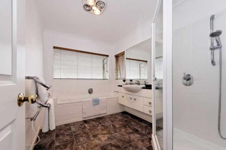 Photo of property in 157c Colwill Road, Massey, Auckland, 0614