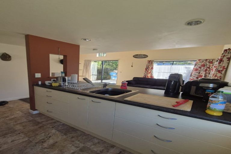 Photo of property in 59 Renown Road, Raumati South, Paraparaumu, 5032