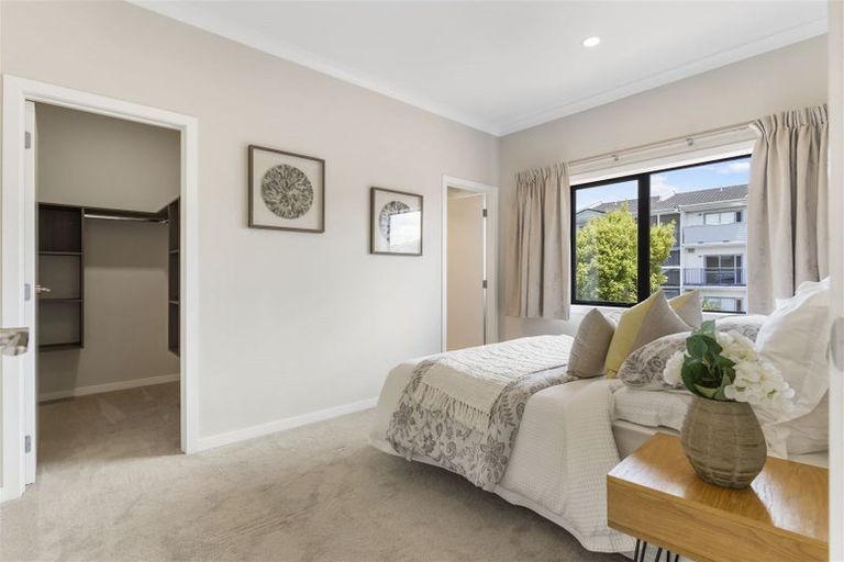 Photo of property in 97 Medallion Drive, Oteha, Auckland, 0632