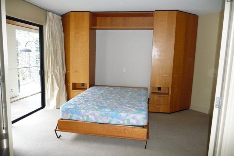 Photo of property in Latitude 37 East Apartments, 1d/20 Pakenham Street East, Auckland Central, Auckland, 1010