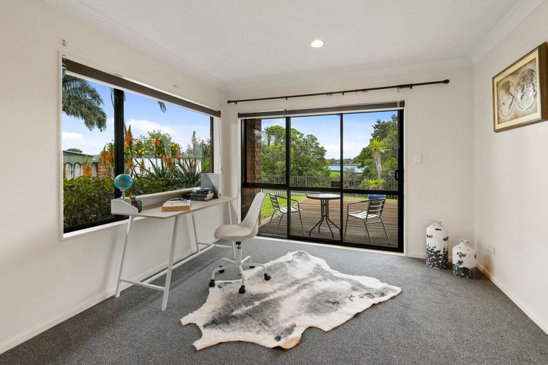 Photo of property in 16 Crannich Place, Wattle Downs, Auckland, 2103