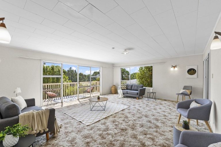 Photo of property in 24 Aberdeen Road, Campbells Bay, Auckland, 0620