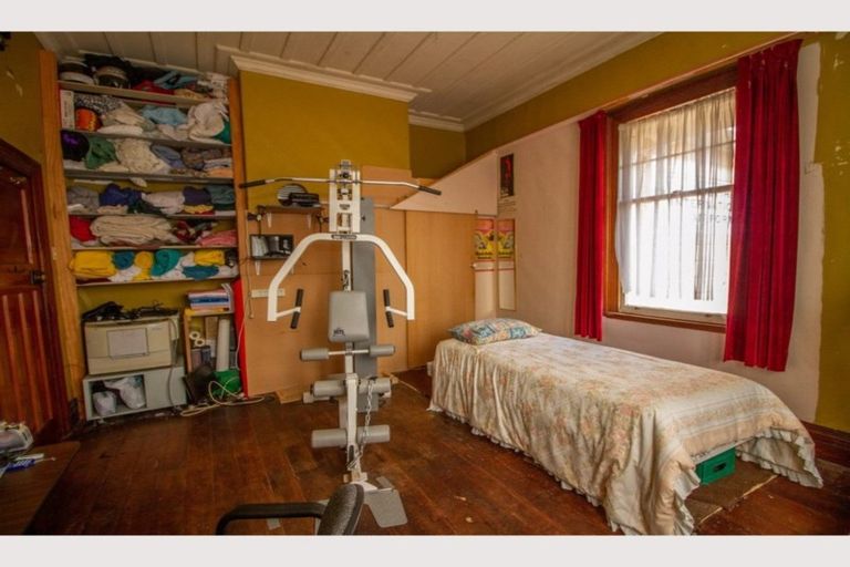 Photo of property in 36 Seddon Street, Waikanae, 5036