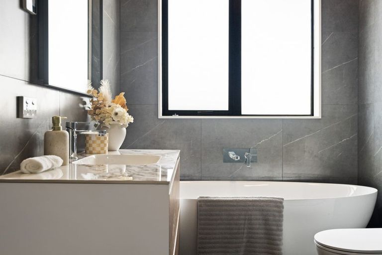 Photo of property in 51 Emerald Avenue, Rosehill, Papakura, 2113