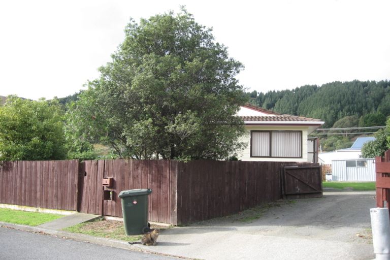 Photo of property in 9 Ruahine Street, Paraparaumu, 5032