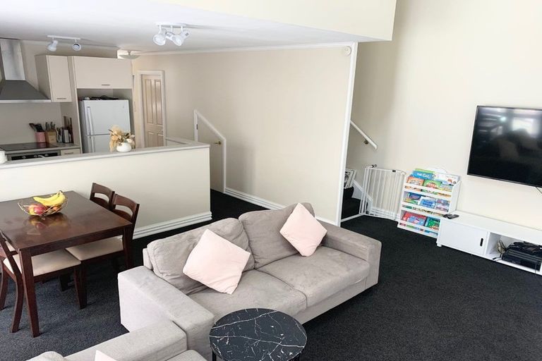 Photo of property in 6/162 Aro Street, Aro Valley, Wellington, 6021