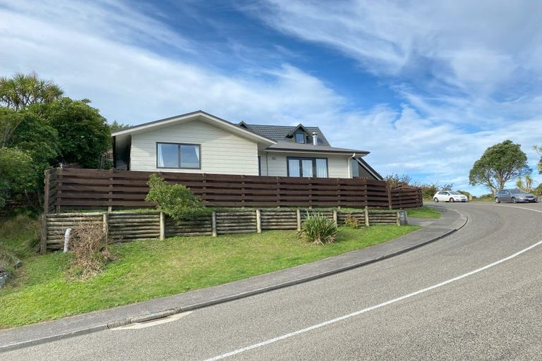 Photo of property in 47a Percy Dyett Drive, Karori, Wellington, 6012
