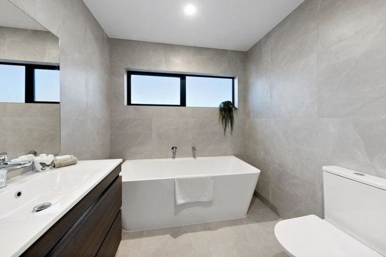 Photo of property in 8 Libby Lane, Howick, Auckland, 2010