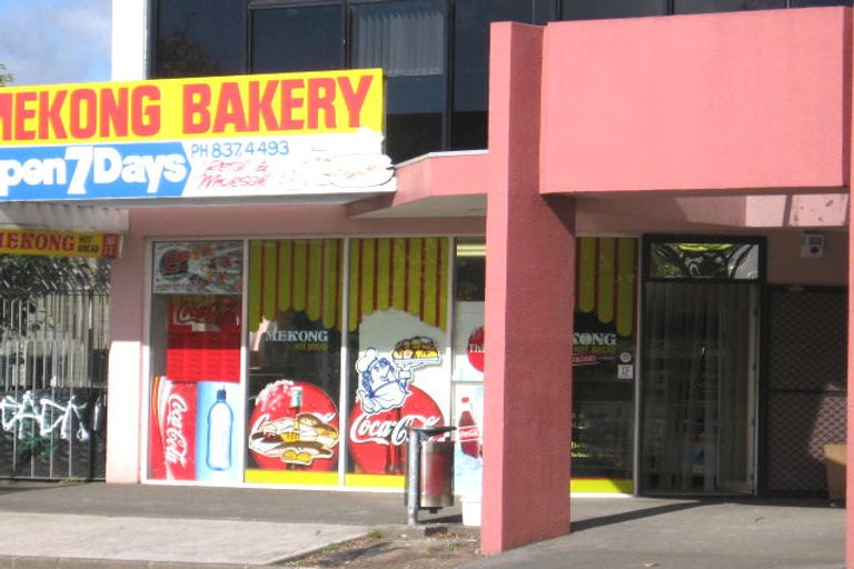 Photo of property in 14/80 Bruce Mclaren Road, Henderson, Auckland, 0612