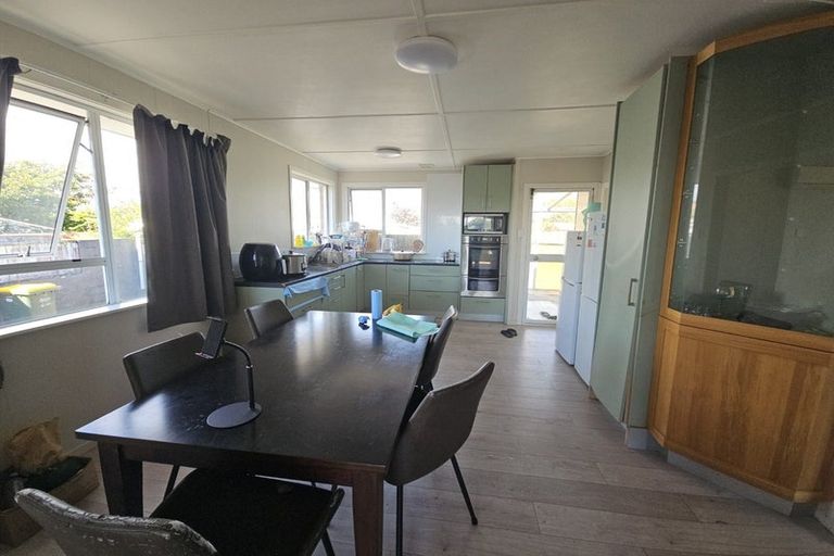 Photo of property in 25 Battiscombe Terrace, Waitara, 4320