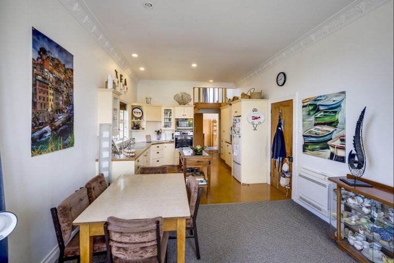 Photo of property in 36 Napier Terrace, Hospital Hill, Napier, 4110