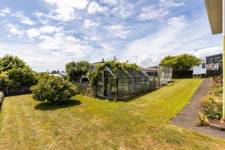 Photo of property in 2 Erica Place, Bell Block, New Plymouth, 4312