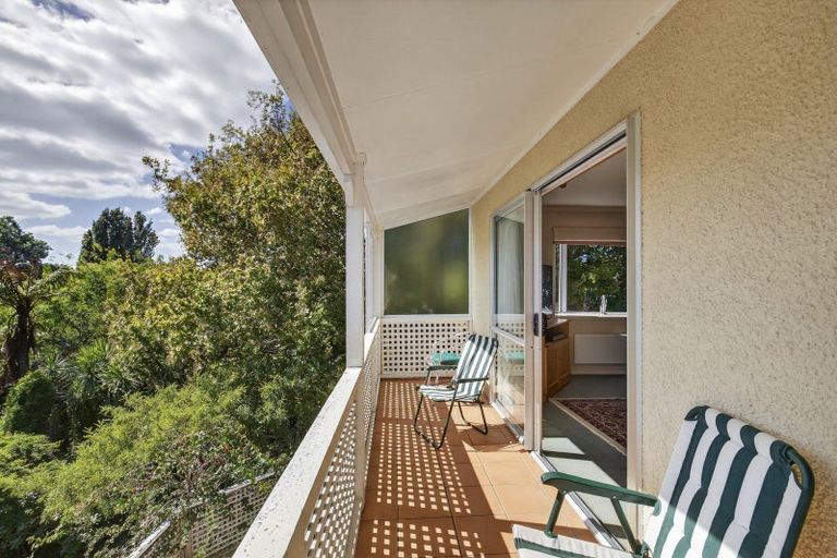 Photo of property in 6a Leatham Avenue, Strandon, New Plymouth, 4312