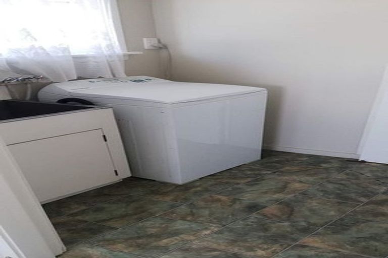 Photo of property in 3 Kathleen Crescent, Hornby, Christchurch, 8042