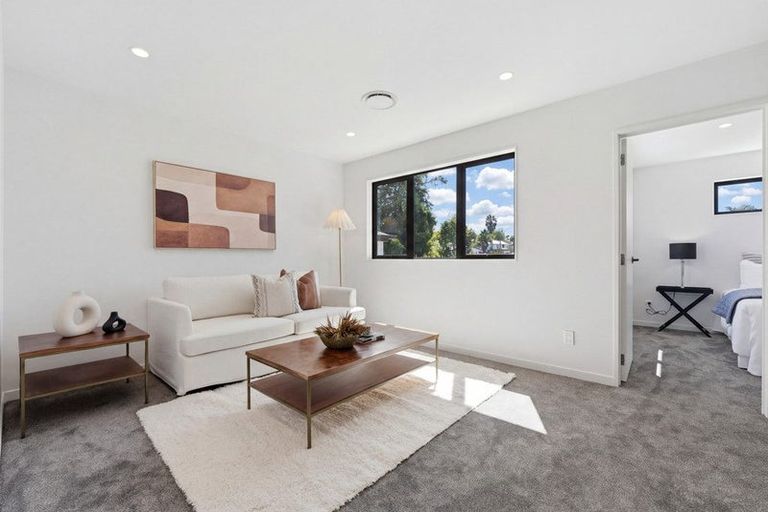 Photo of property in 7b September Place, Forrest Hill, Auckland, 0620
