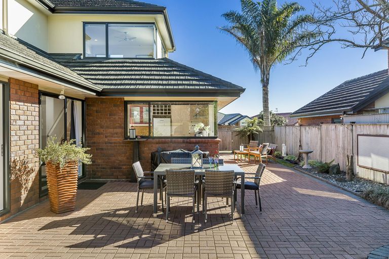 Photo of property in 12 Blackwood Drive, Wattle Downs, Auckland, 2103