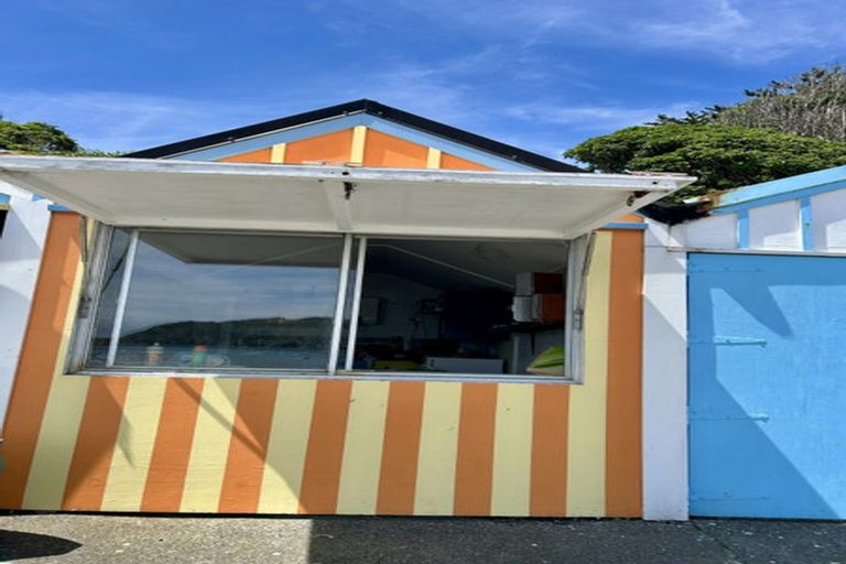 Photo of property in 5 Vella Street, Titahi Bay, Porirua, 5022